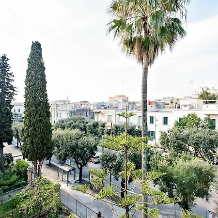 The Apulian * Λέτσε